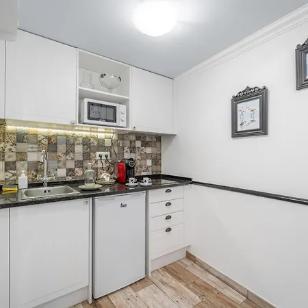 Main Street Apartments By Raspberry Cascade Faro Room photo